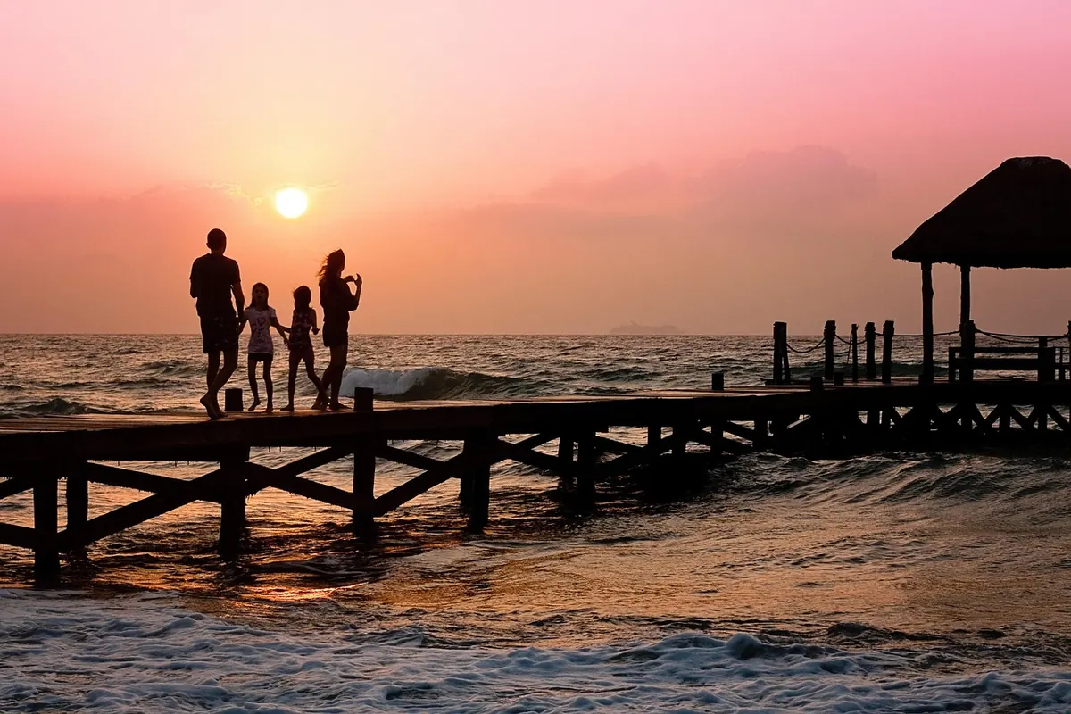 Rockpooling with Kids: How to Plan Around Low Tide Safely