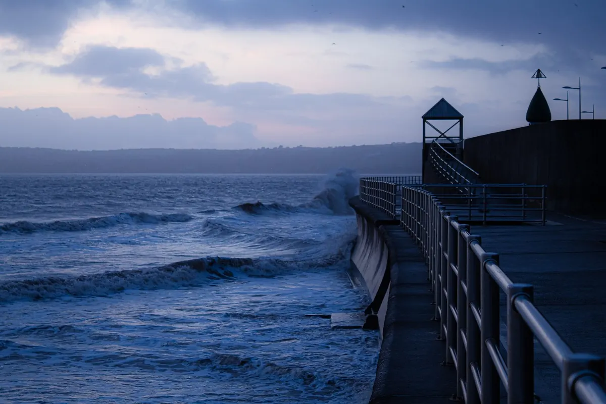 Winter Storm Surges and Tide Times: How to Check Coastal Weather Warnings